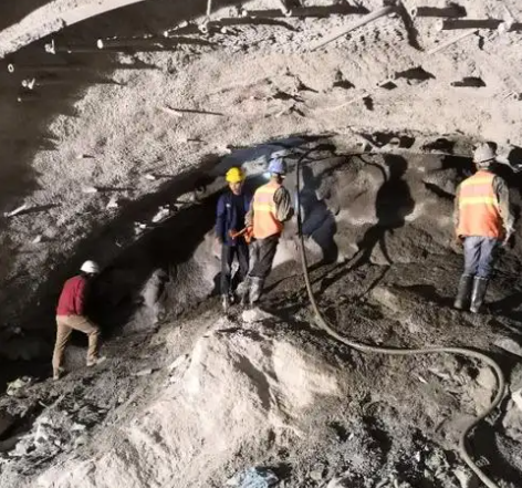 恩平拱顶带模注浆料的施工流程及注意事项